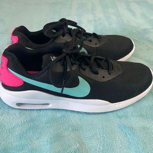 Nike air casual size 9